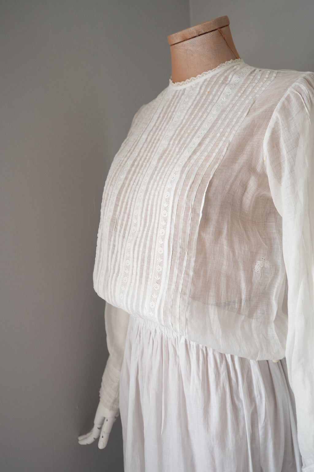 Vintage 1920s Embroidered White Cotton Blouse