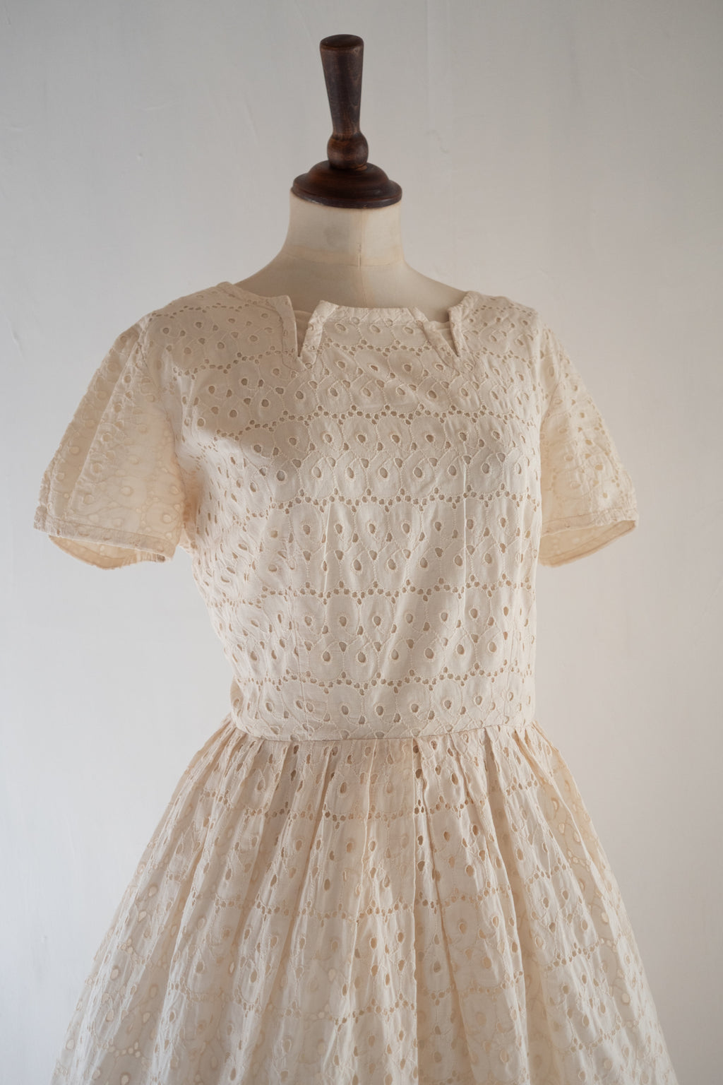 Vintage 1950s Cream Broderie Anglaise Dress