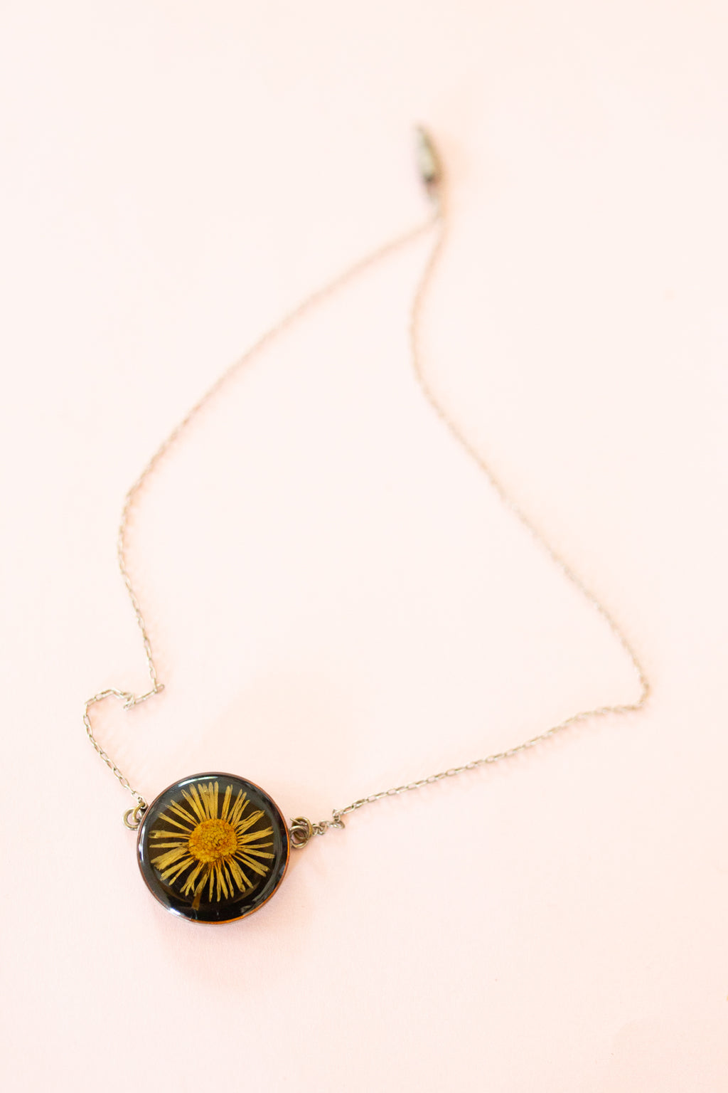 Vintage 1970s Pressed Daisy Silver Necklace