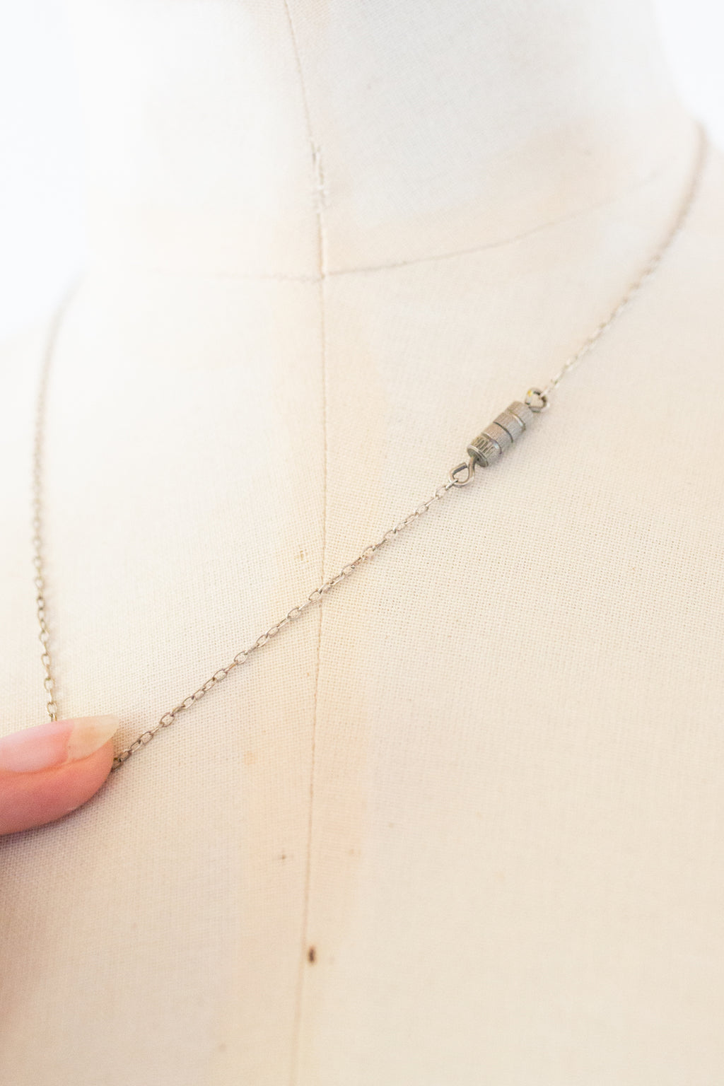 Vintage 1970s Pressed Daisy Silver Necklace