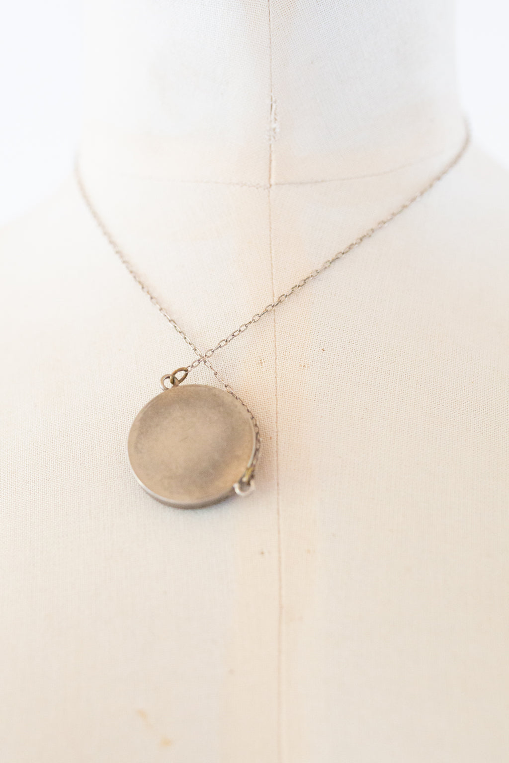 Vintage 1970s Pressed Daisy Silver Necklace