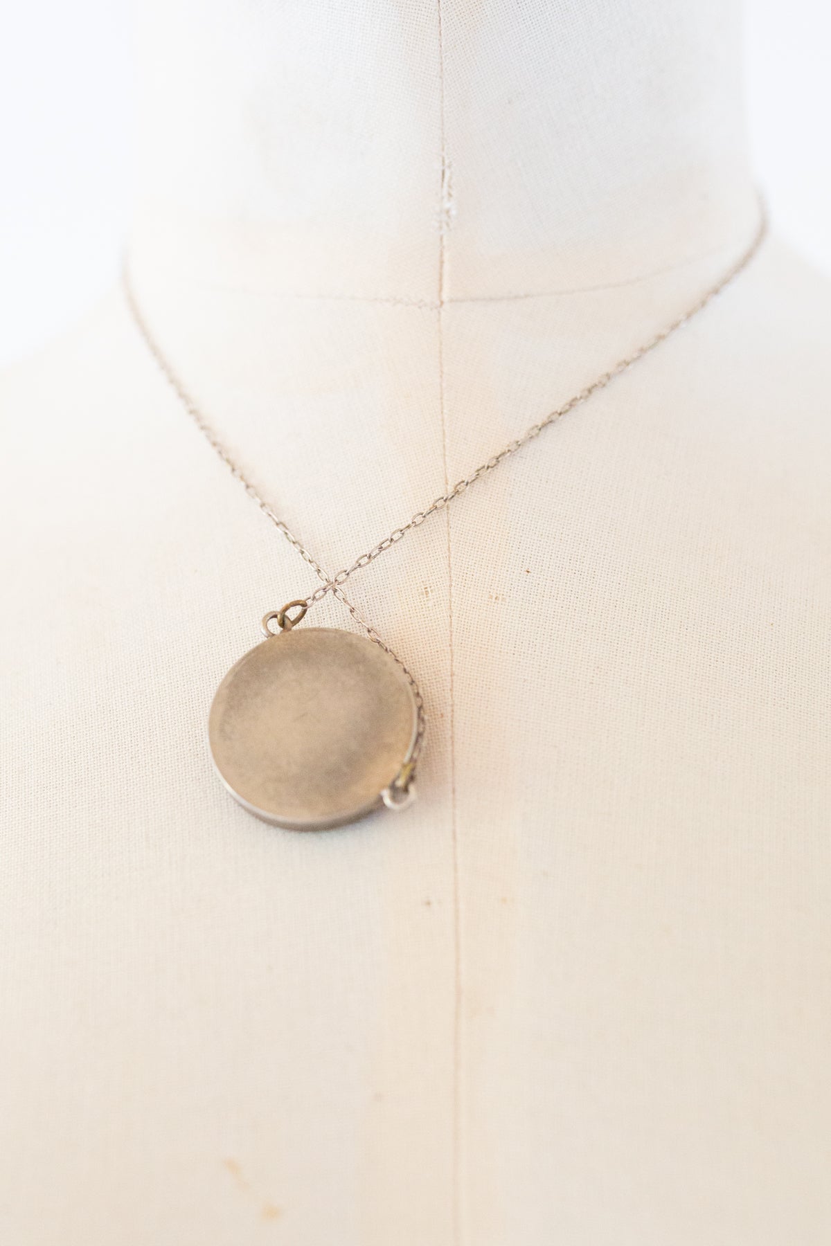 Vintage 1970s Pressed Daisy Silver Necklace