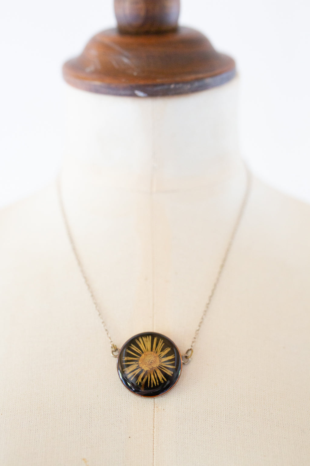 Vintage 1970s Pressed Daisy Silver Necklace