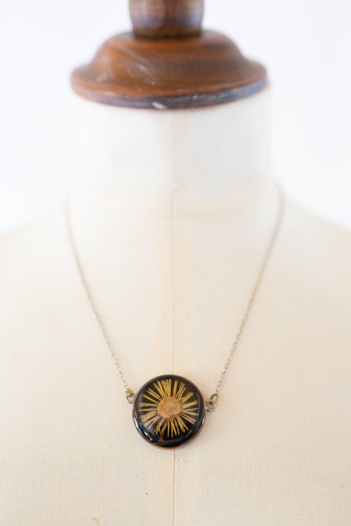 Vintage 1970s Pressed Daisy Silver Necklace
