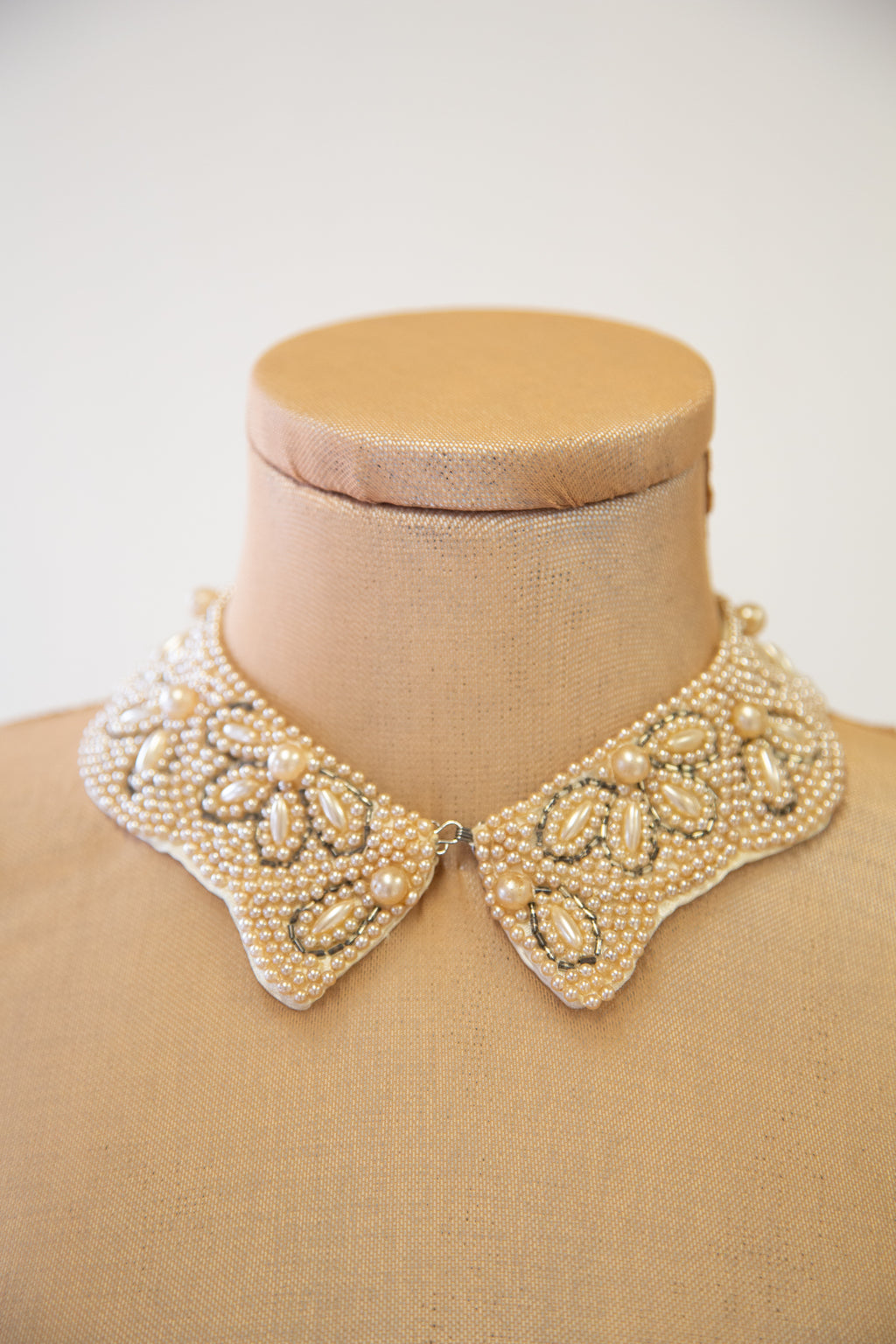 Vintage 1950s Pearl Beaded Collar