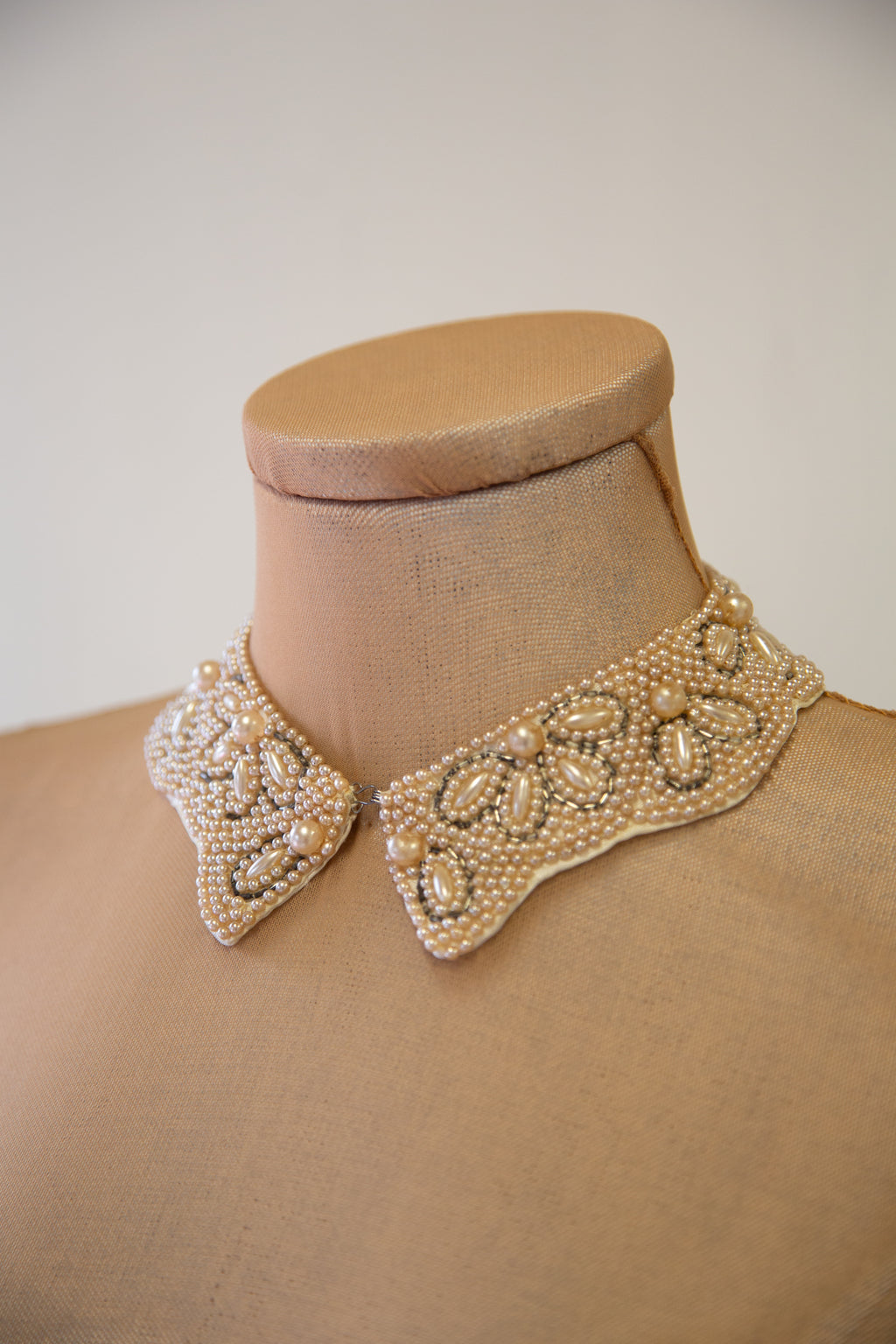 Vintage 1950s Pearl Beaded Collar