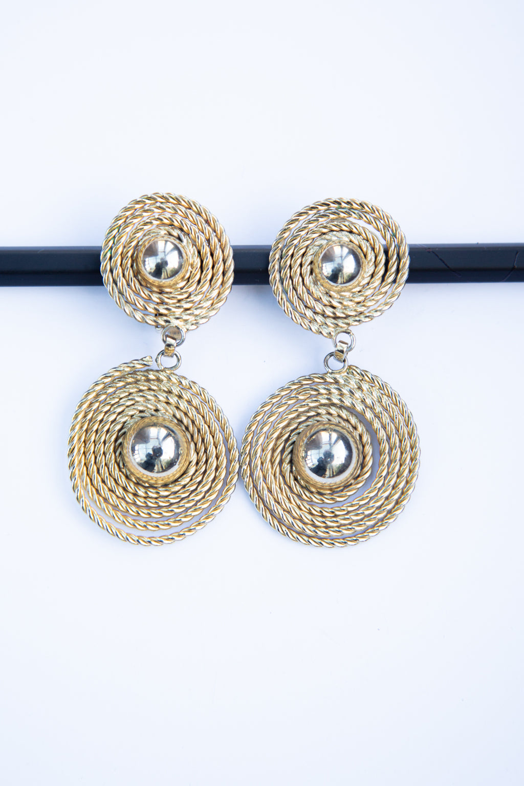 Vintage 1980s Gold Twist Circle Earrings