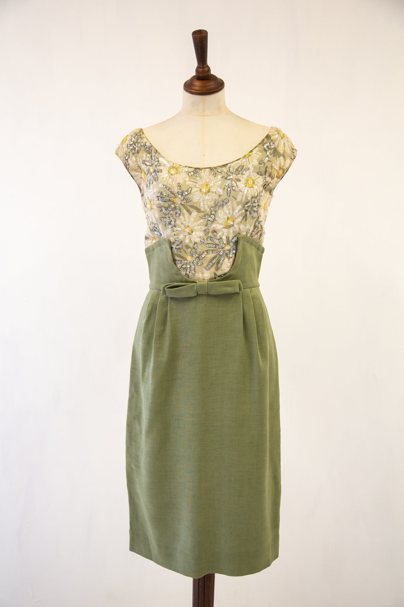 Vintage 1950s green linen sequin summer dress