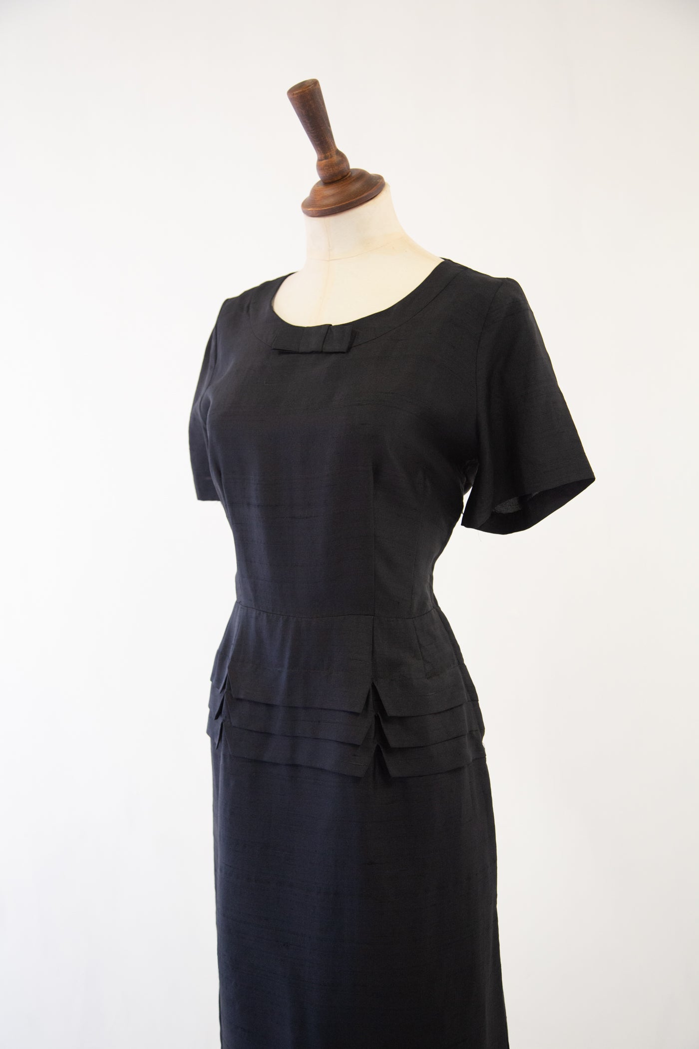 VINTAGE DRESSES  tagged "1940s"  ALEXANDRA-KING