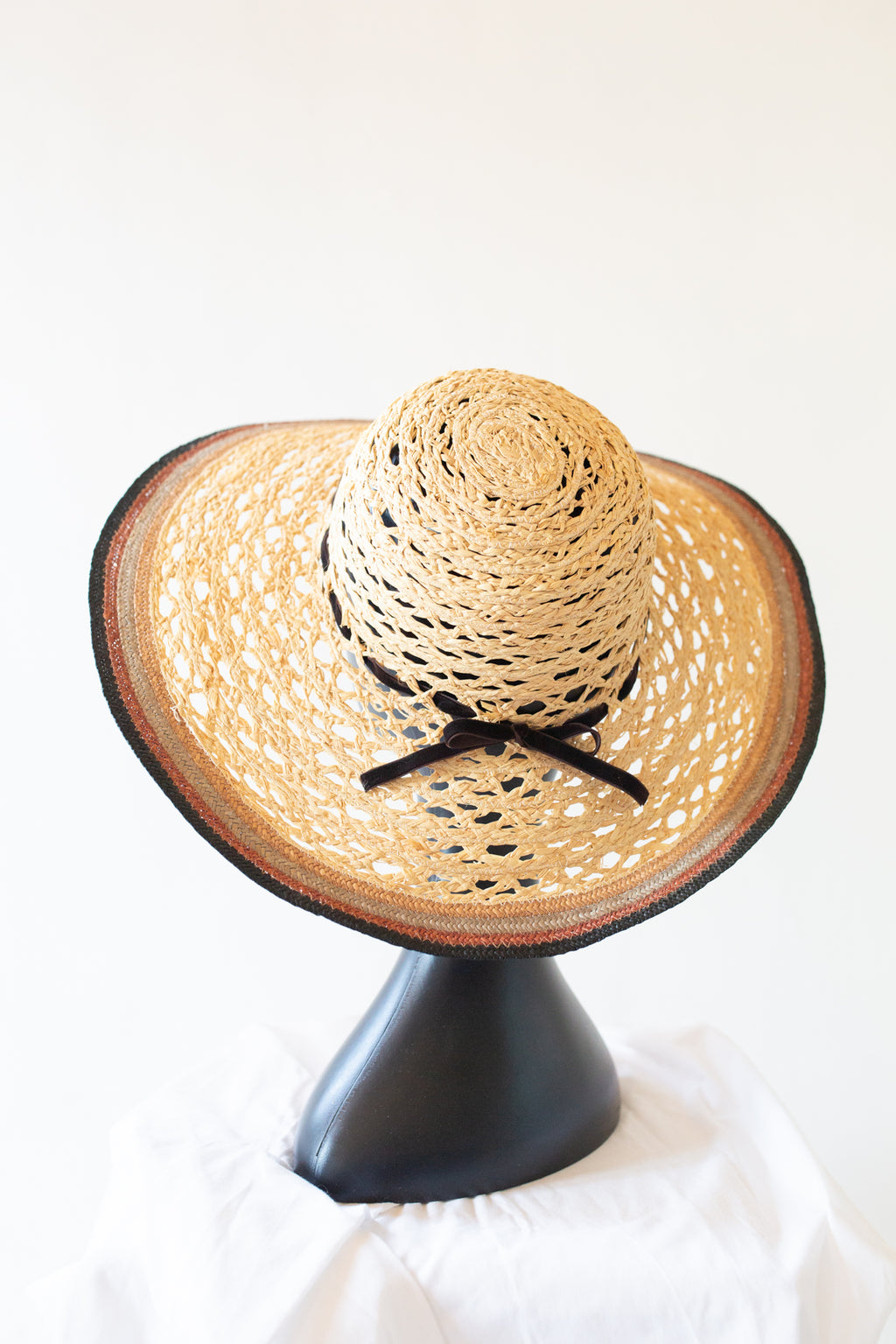 Vintage 1970s Wide Brim Straw Braid Hat