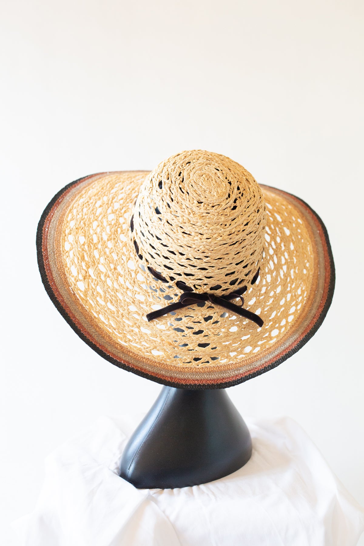 Vintage 1970s Wide Brim Straw Braid Hat