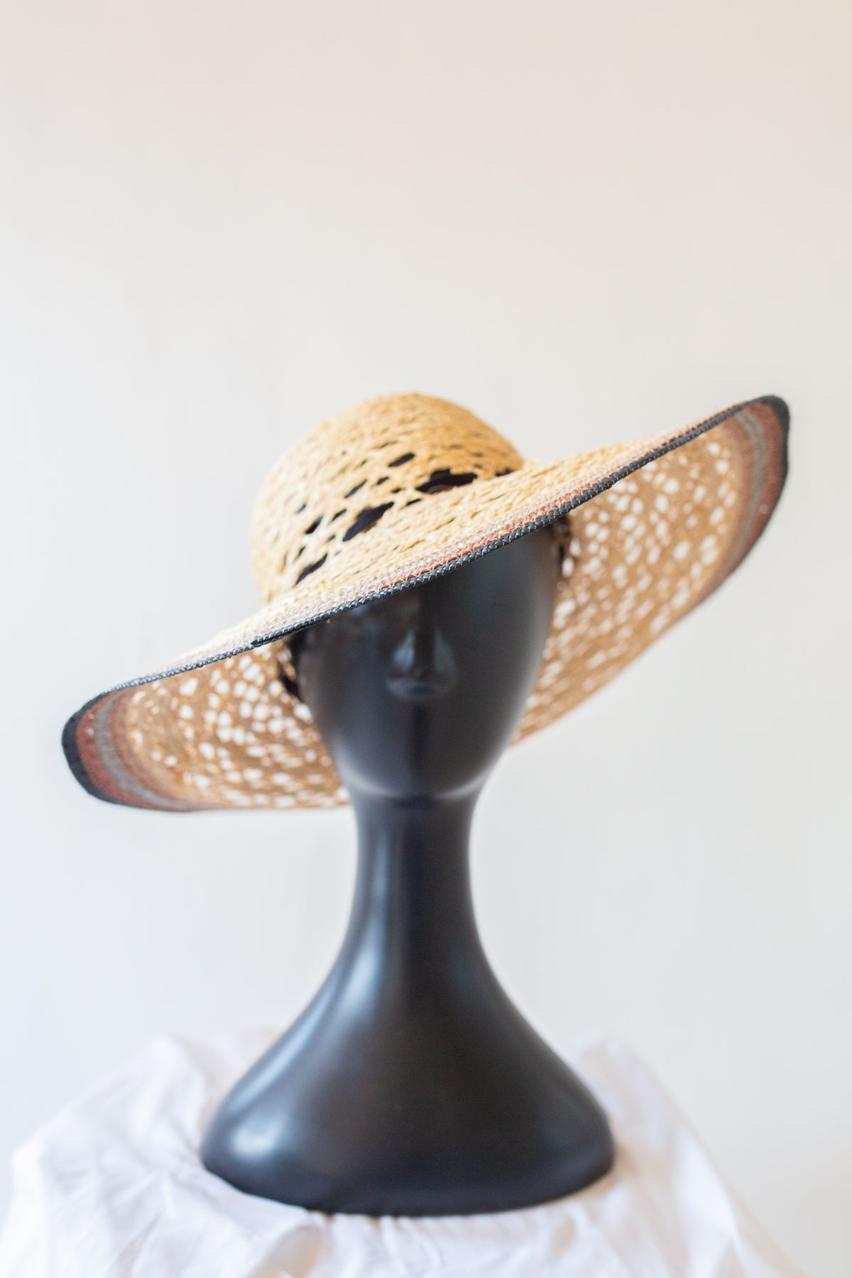 Vintage 1970s Wide Brim Straw Braid Hat
