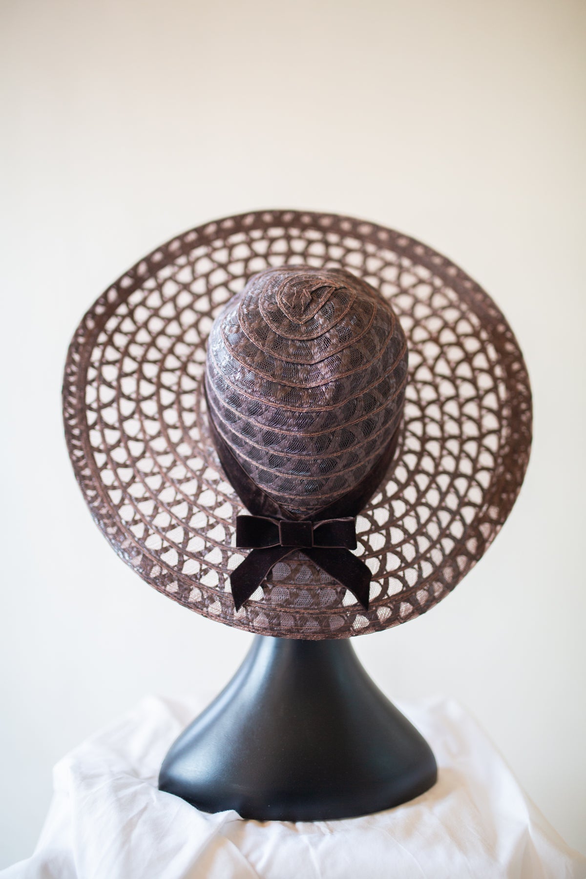 Vintage 1970s Dark Brown Sun Hat