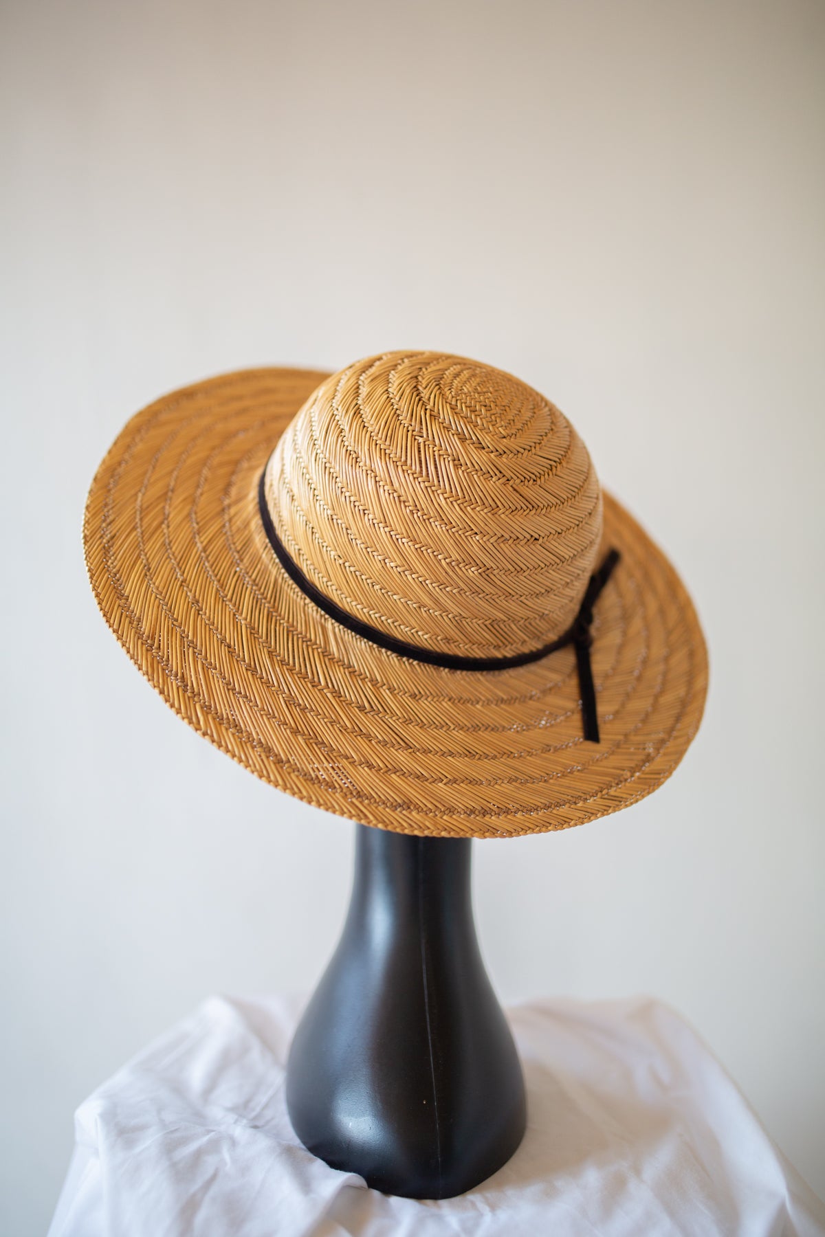 Vintage 1970s Classic Hand Woven Straw Hat