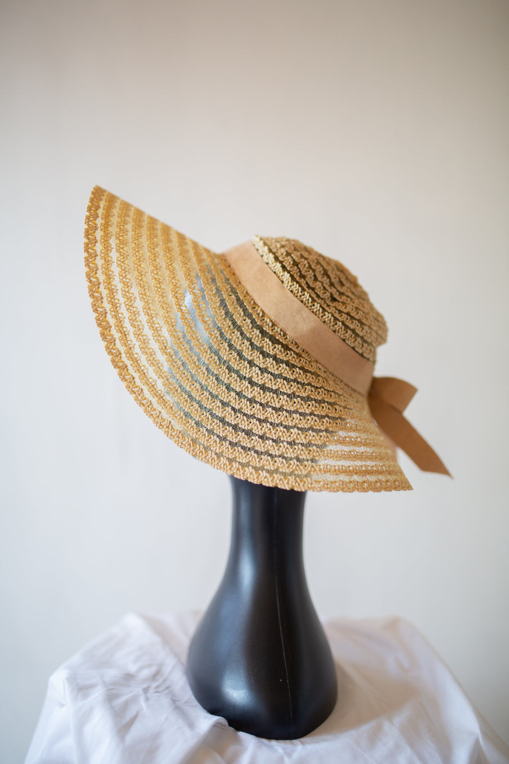 Vintage 1940s Nylon Straw Hat