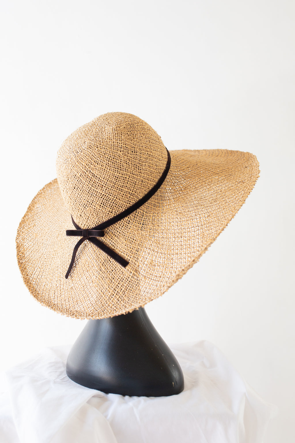 Vintage 1980s Woven Wide Brim Straw Hat