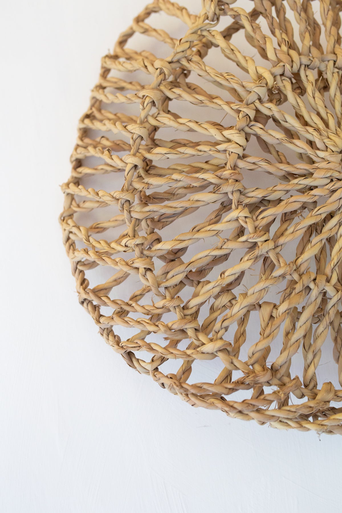 Vintage 1970s Raffia Ammonite Beach Bag