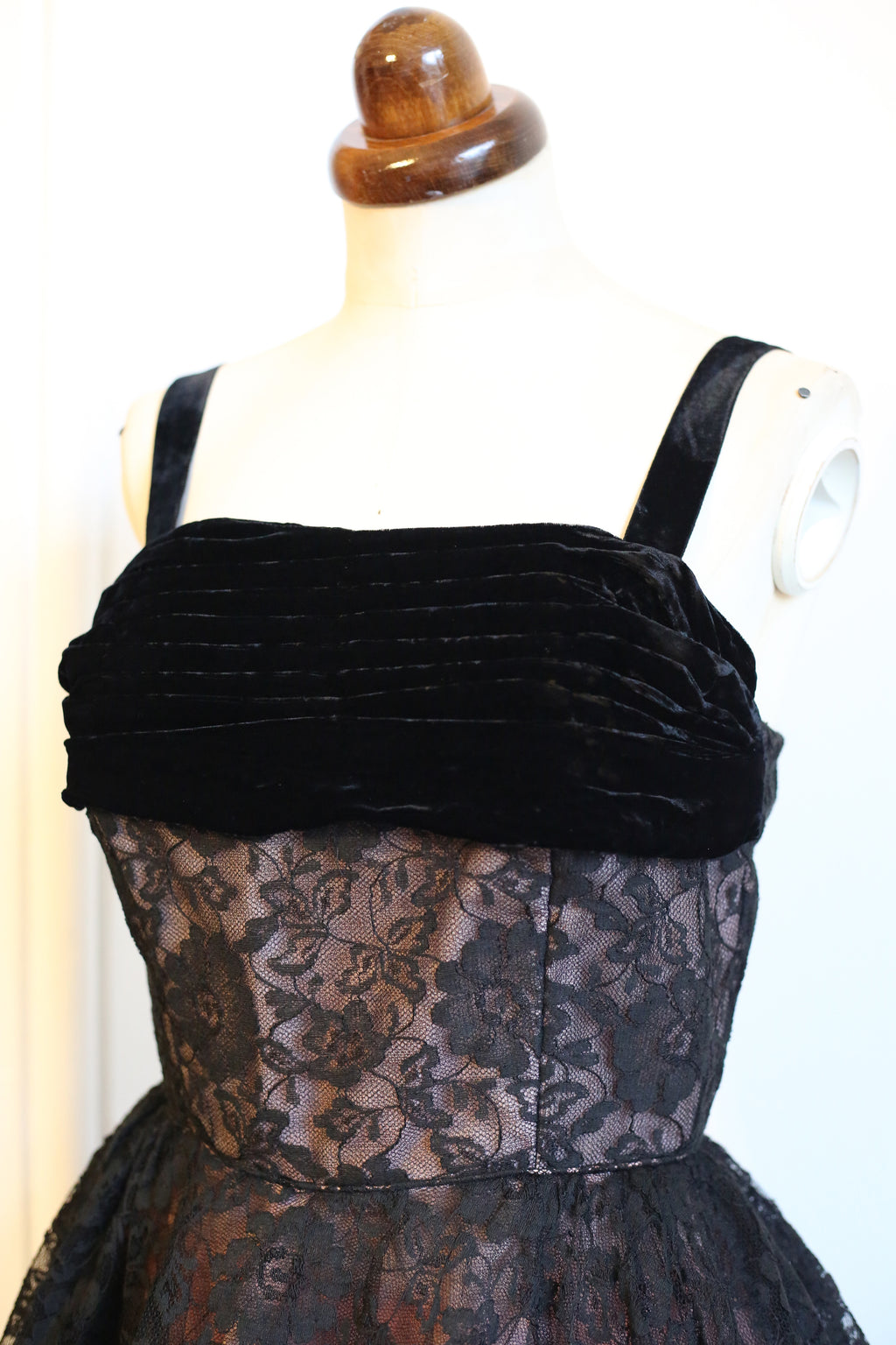 Vintage 1950s Black Pink Lace Tulle Cocktail Dress
