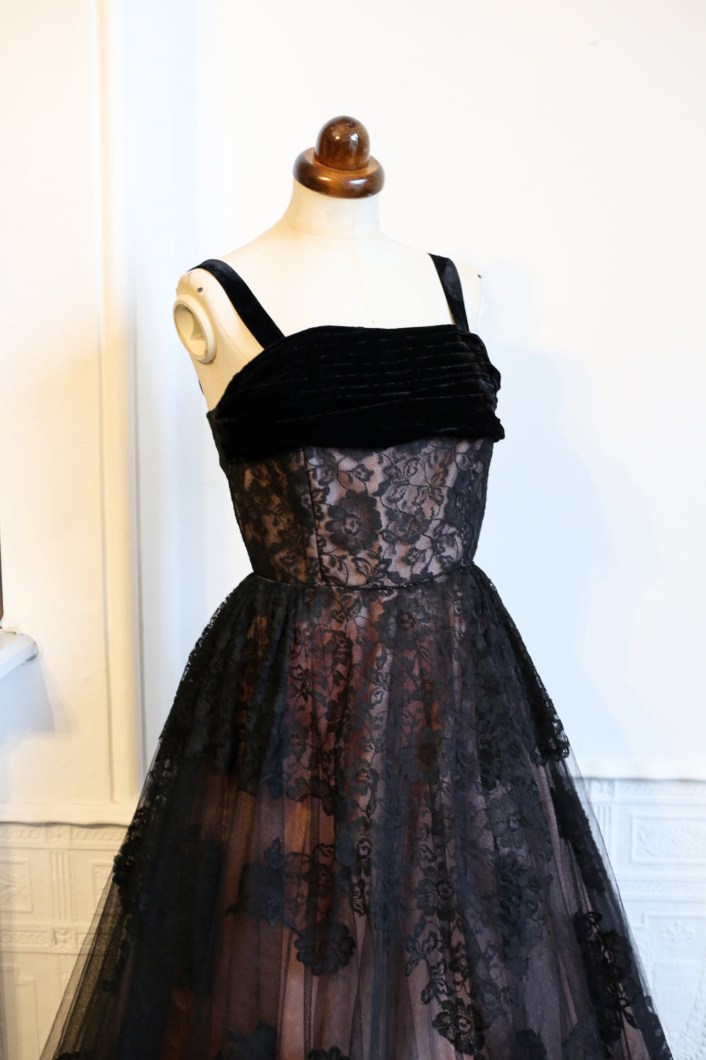 Vintage 1950s Black Pink Lace Tulle Cocktail Dress