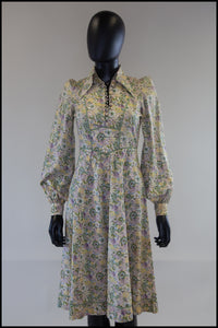 Vintage 1970s Fine Feathers Green Floral Cotton Dress