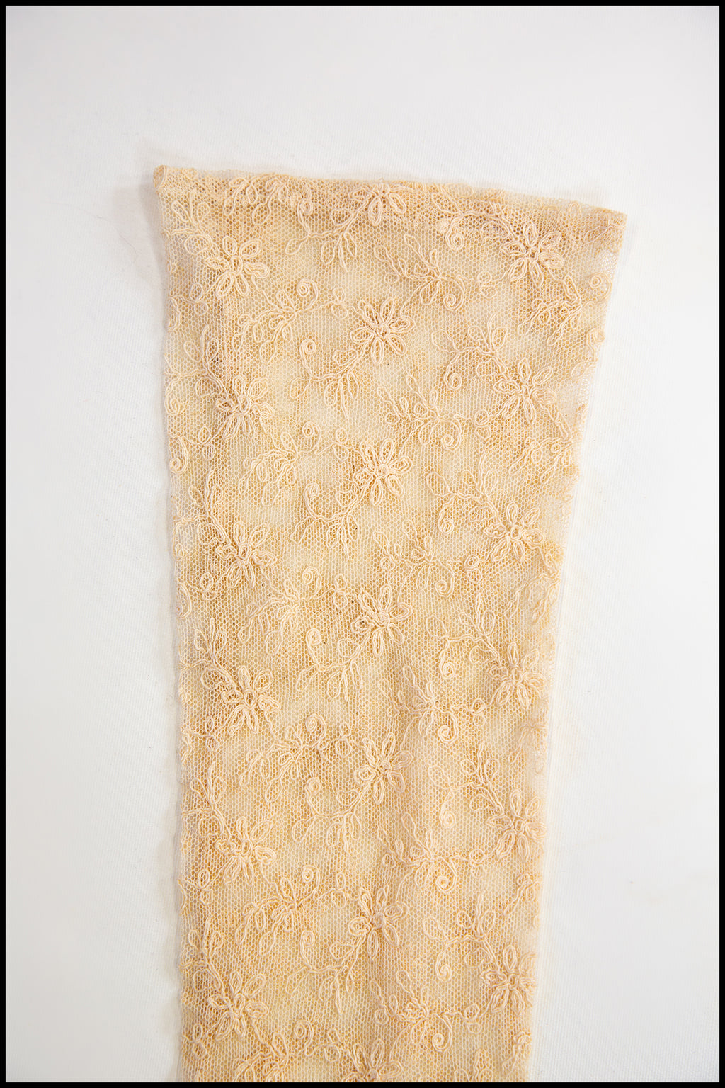 Vintage 1930s Long Lace Gloves
