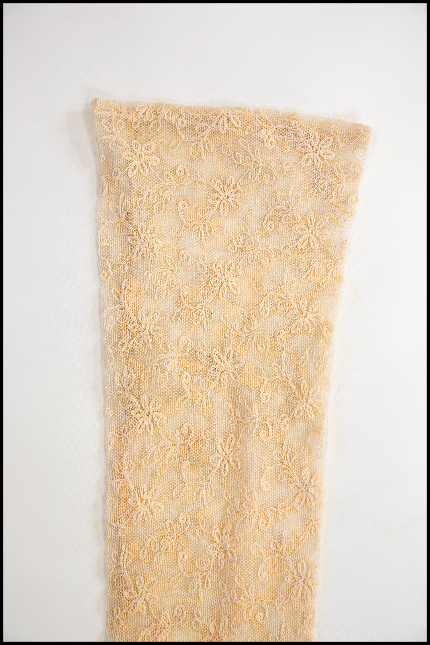 Vintage 1930s Long Lace Gloves