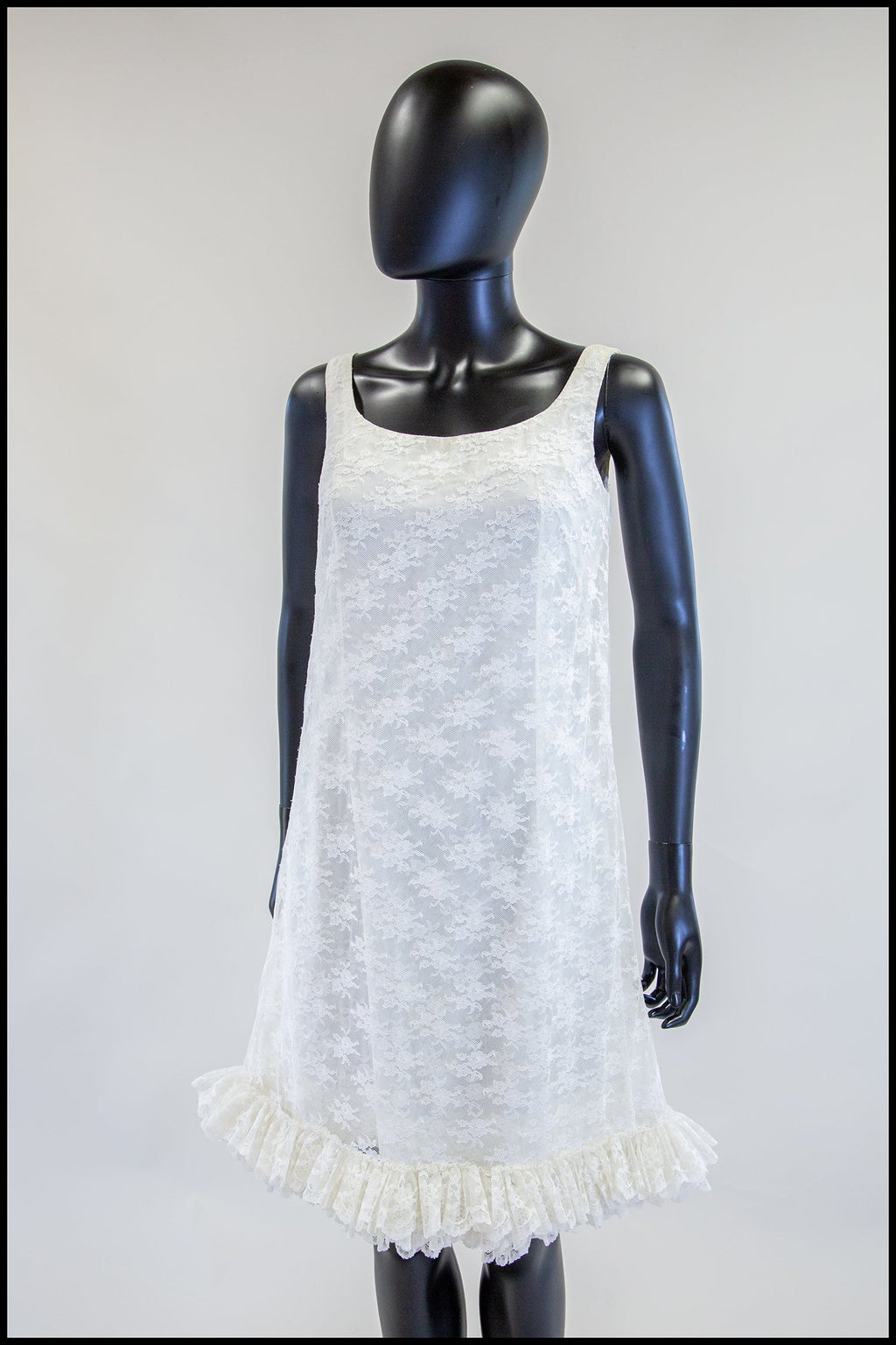 Vintage 1960s White Lace Trapeze Dress