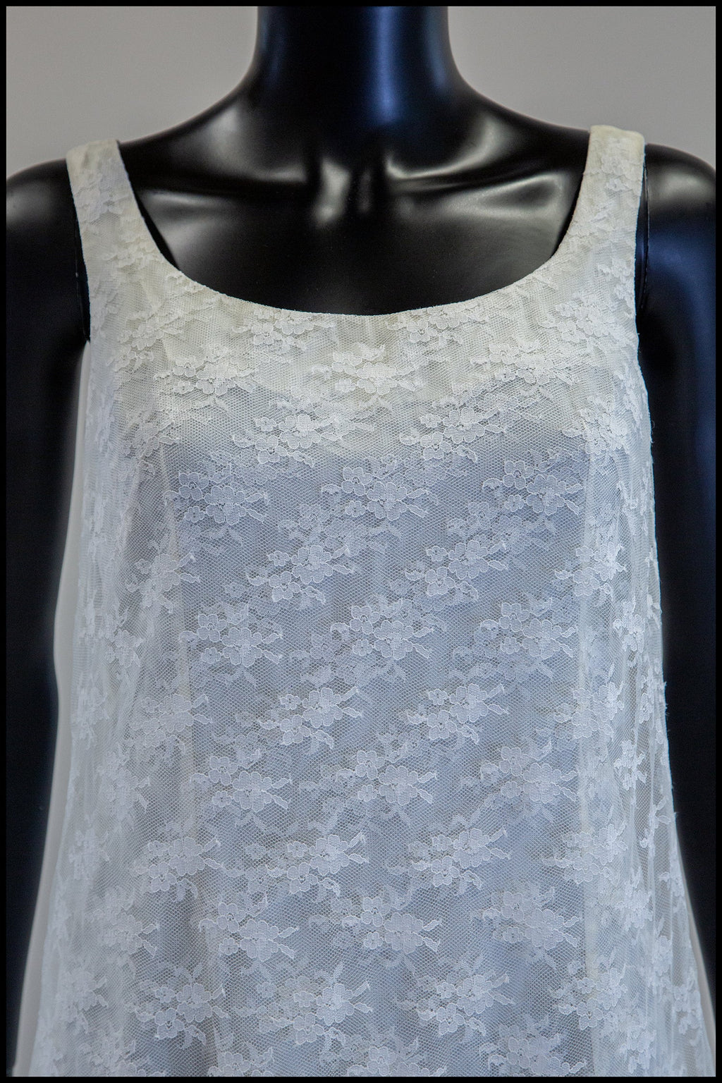 Vintage 1960s White Lace Trapeze Dress