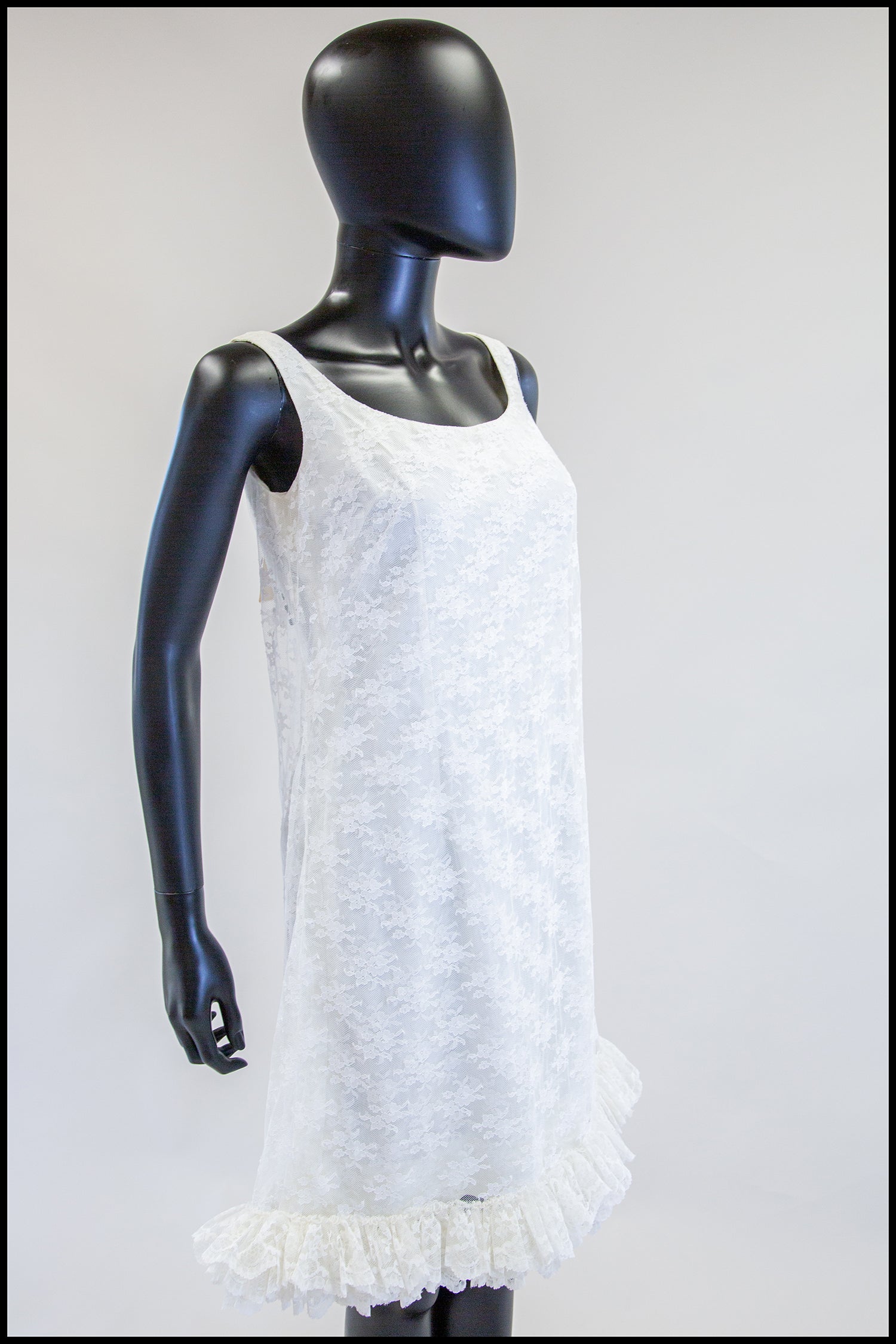 Vintage 1960s White Lace Trapeze Dress