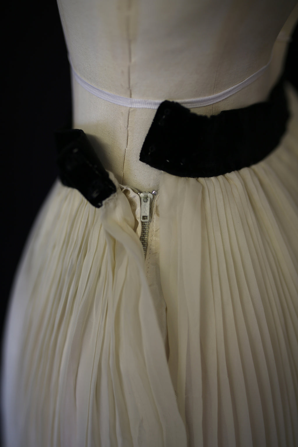 Vintage 1950s Cream Pleated Chiffon Skirt