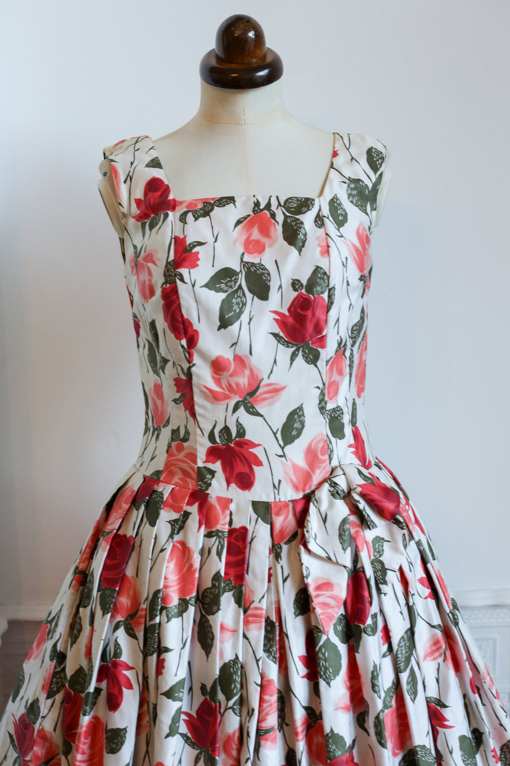 Vintage 1950s Rose Print Cotton Tea Dress