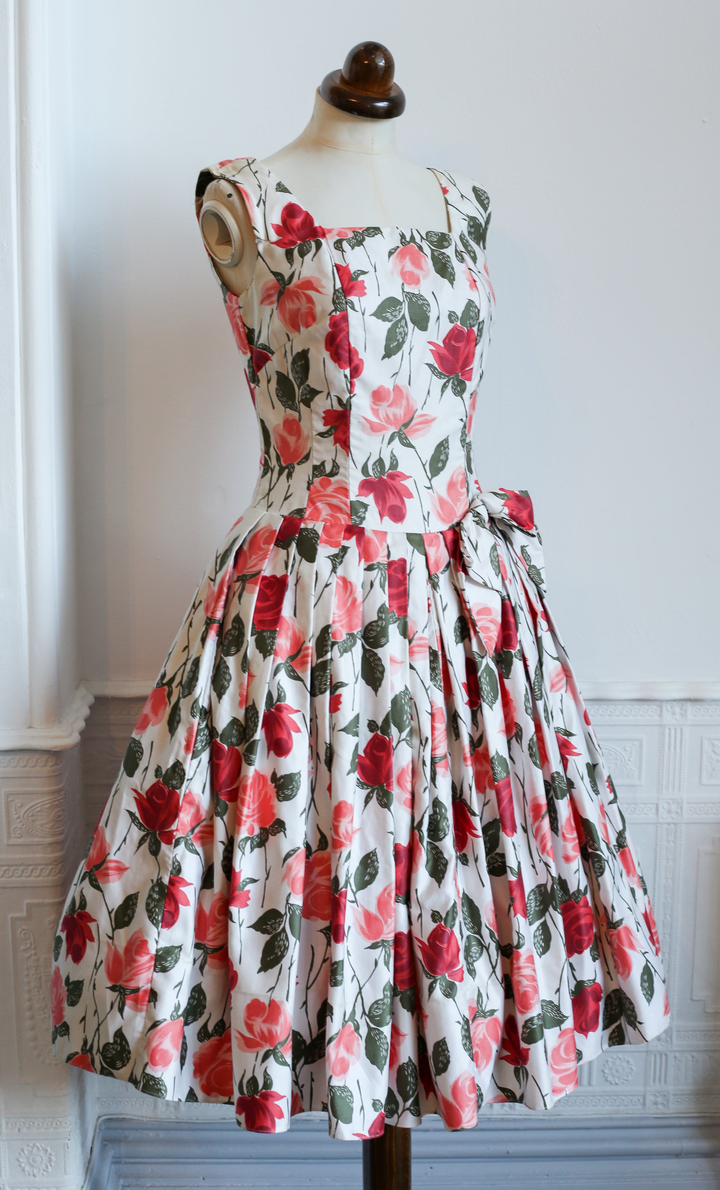 Vintage 1950s Rose Print Cotton Tea Dress