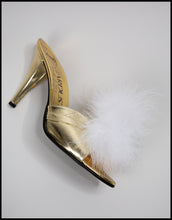 Fluffies - White Feather Pompom Shoe Clips