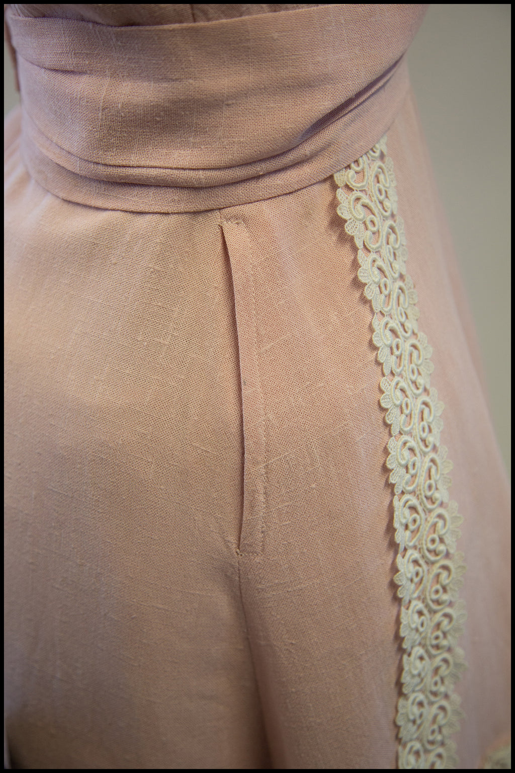 Vintage 1950s Pink Linen and Lace Dress