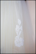 Juno - Lace Tulle Ballerina Gown - S (sample)