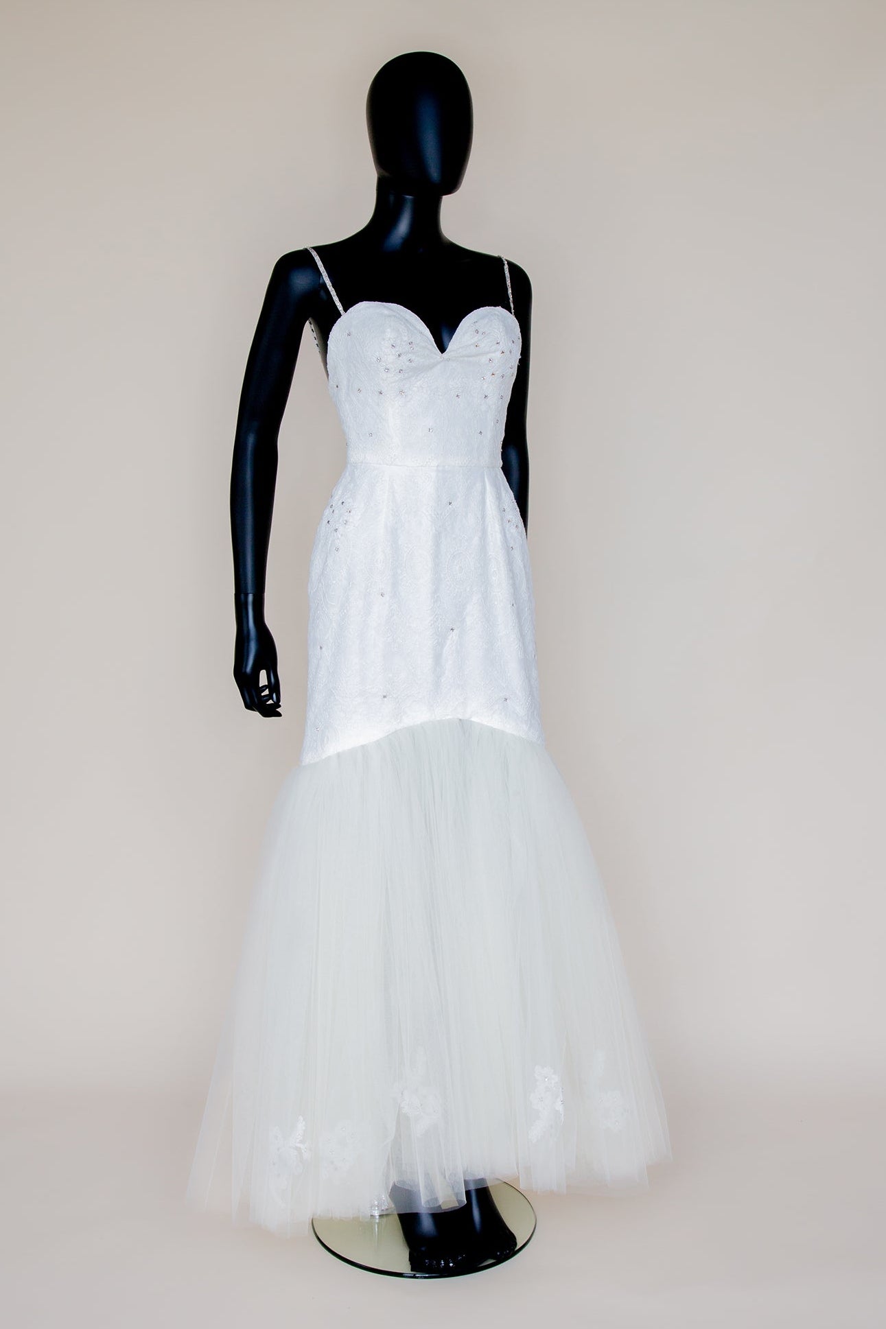 lace hourglass wedding dress Popular Fitted Wedding Dresses