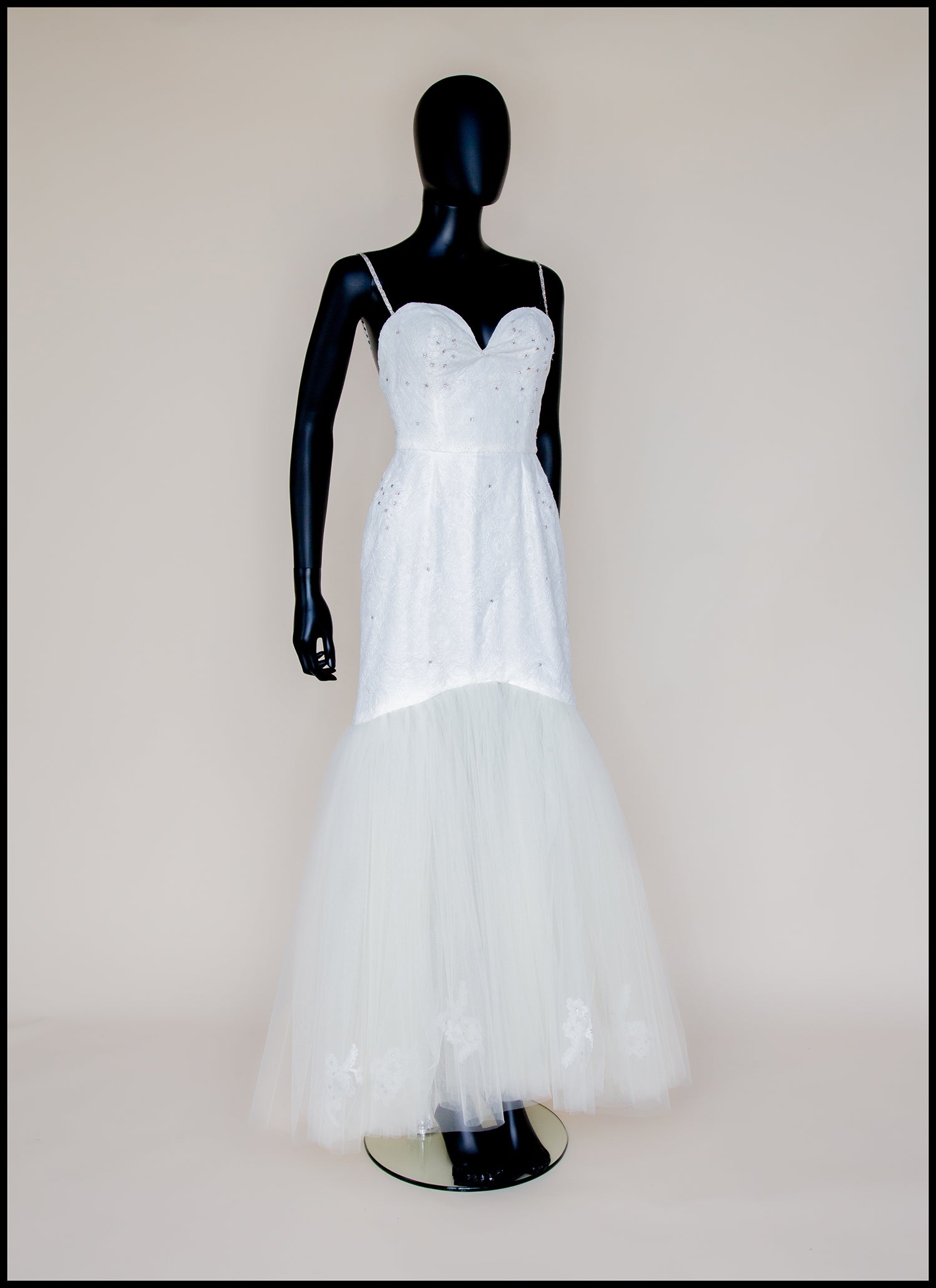 Fortuna - Ivory Lace Tulle Hourglass Gown - S (sample)