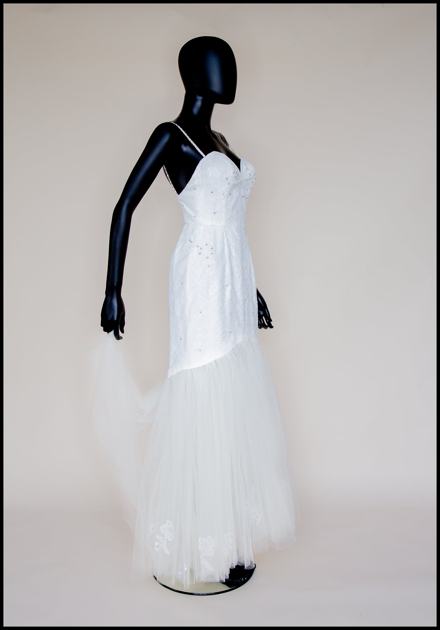 Fortuna - Ivory Lace Tulle Hourglass Gown - S (sample)
