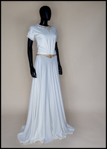 vintage 40s style ivory wedding gown