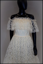 Vintage 1980s Cream Lace Wedding Dress