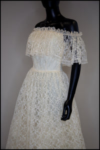 Vintage 1980s Cream Lace Wedding Dress