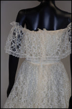 Vintage 1980s Cream Lace Wedding Dress