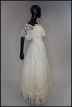 Vintage 1980s Cream Lace Wedding Dress