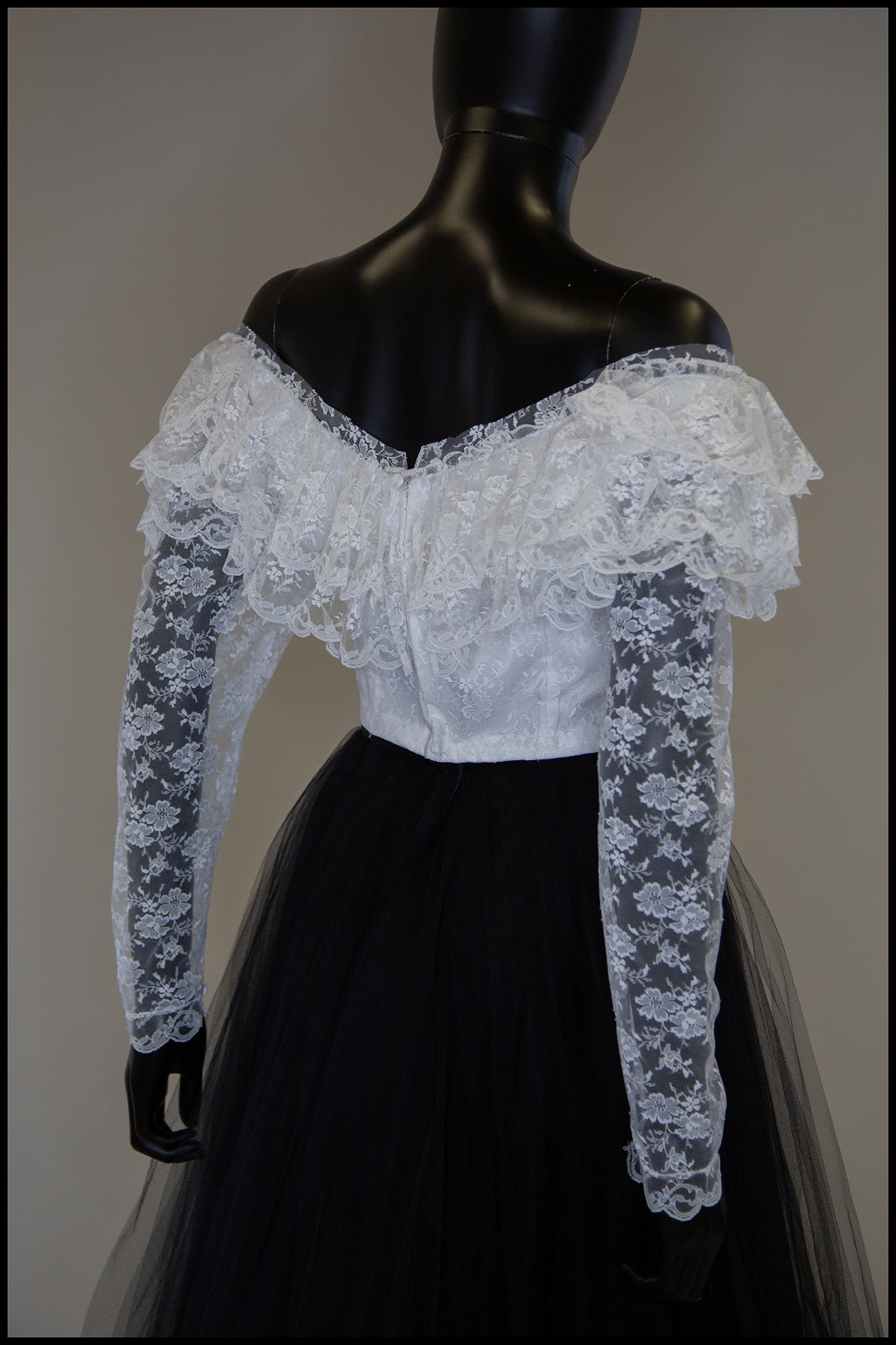 Vintage 1980s White Ruffle Lace Crop Top