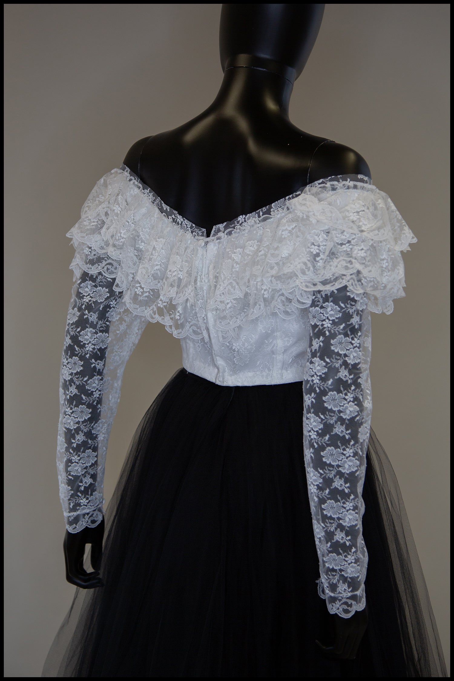 Vintage 1980s White Ruffle Lace Crop Top