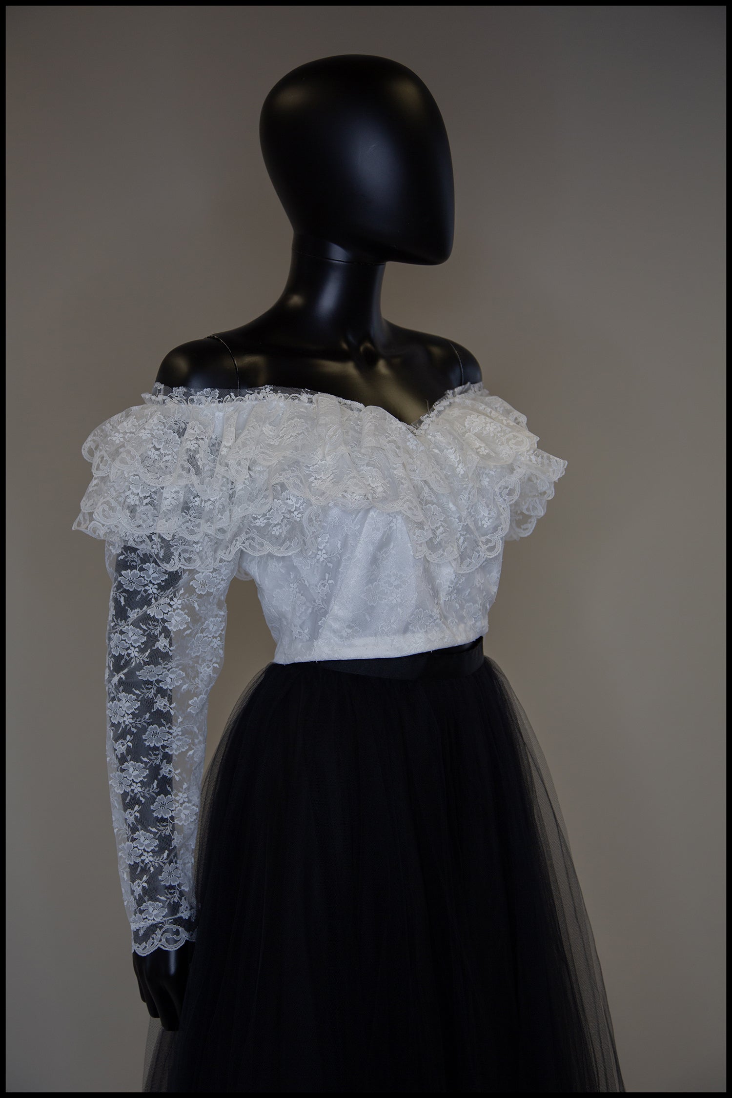 Vintage 1980s White Ruffle Lace Crop Top