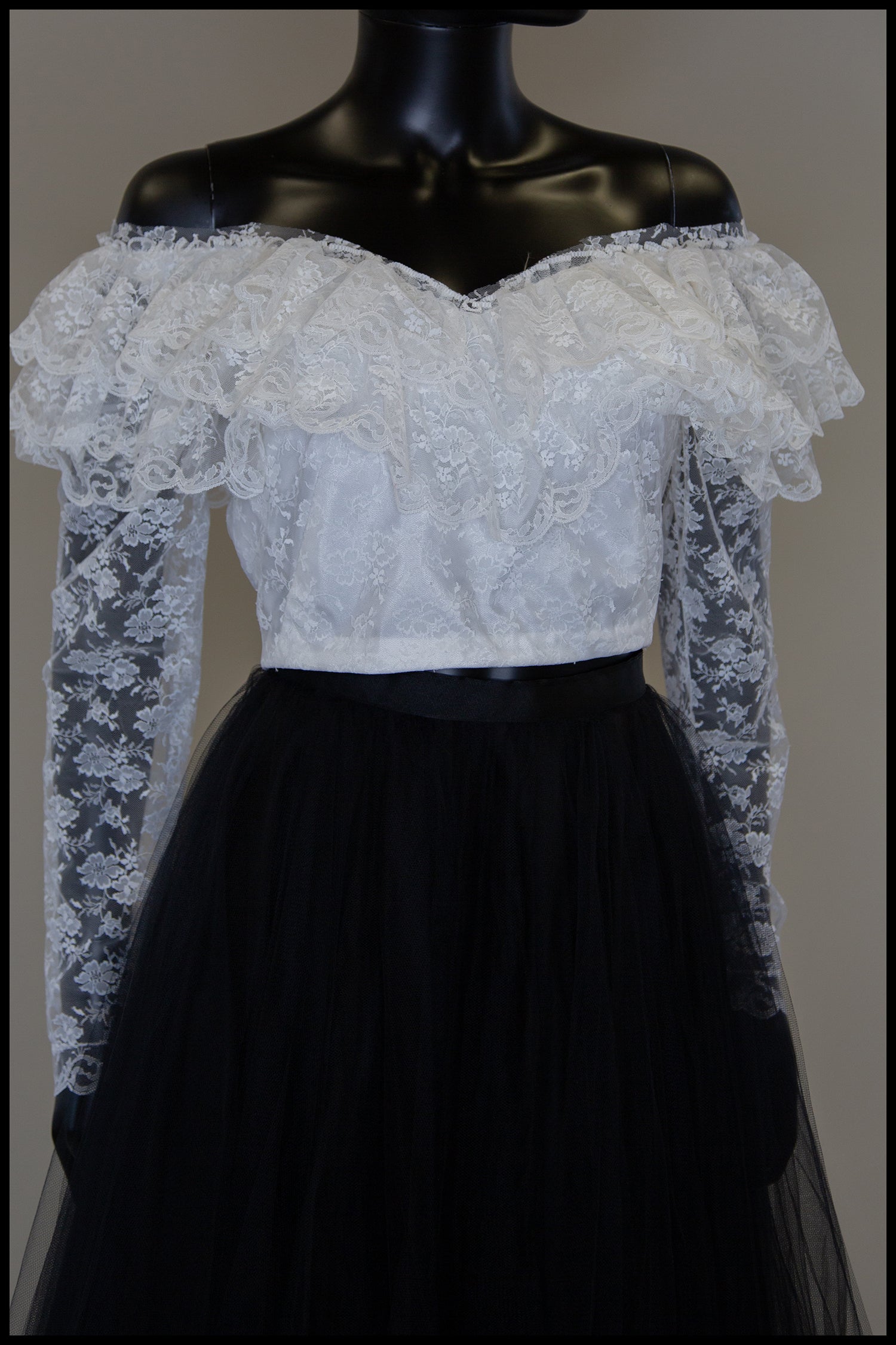 Vintage 1980s White Ruffle Lace Crop Top