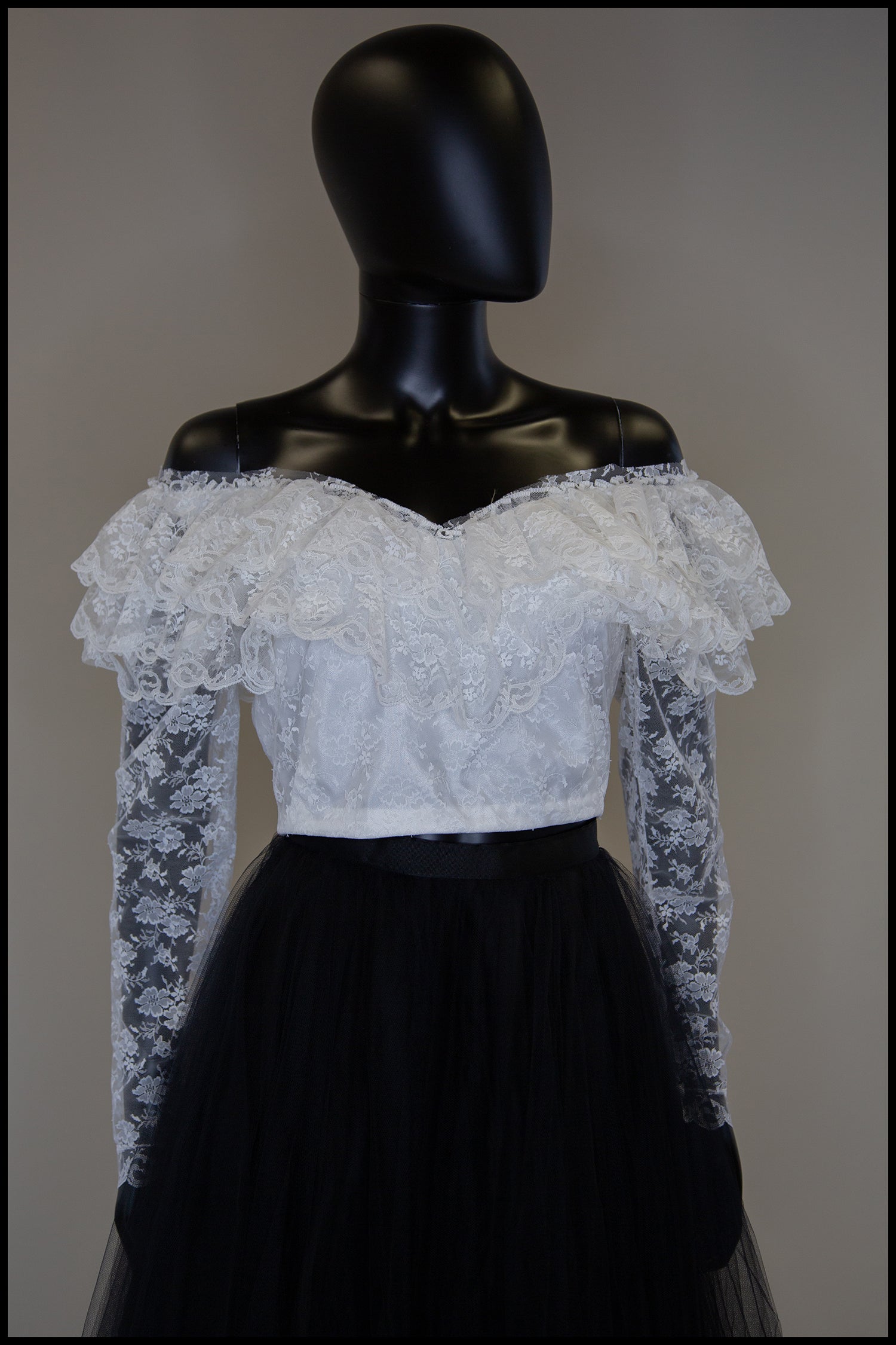 Vintage 1980s White Ruffle Lace Crop Top