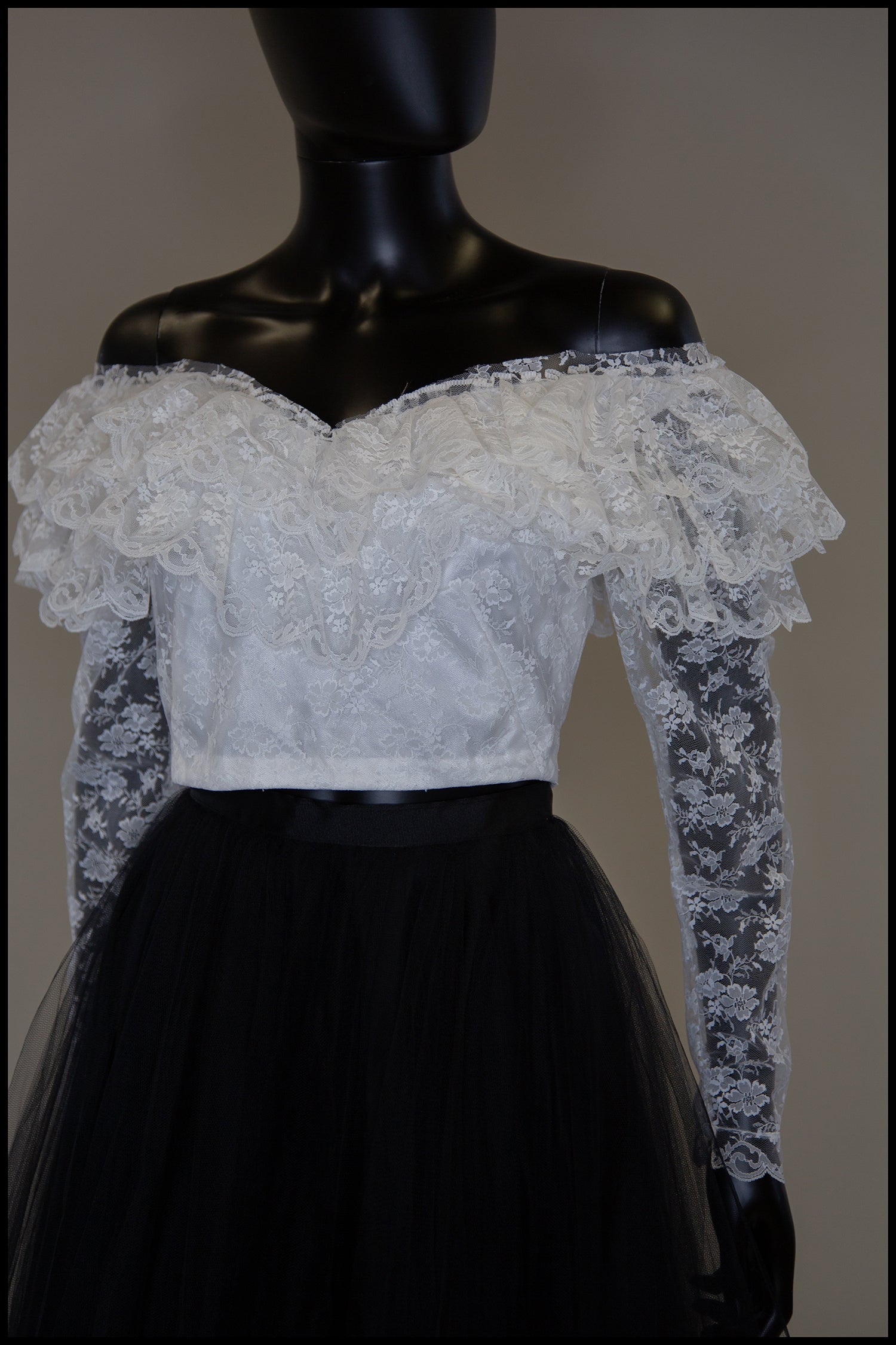Vintage 1980s White Ruffle Lace Crop Top