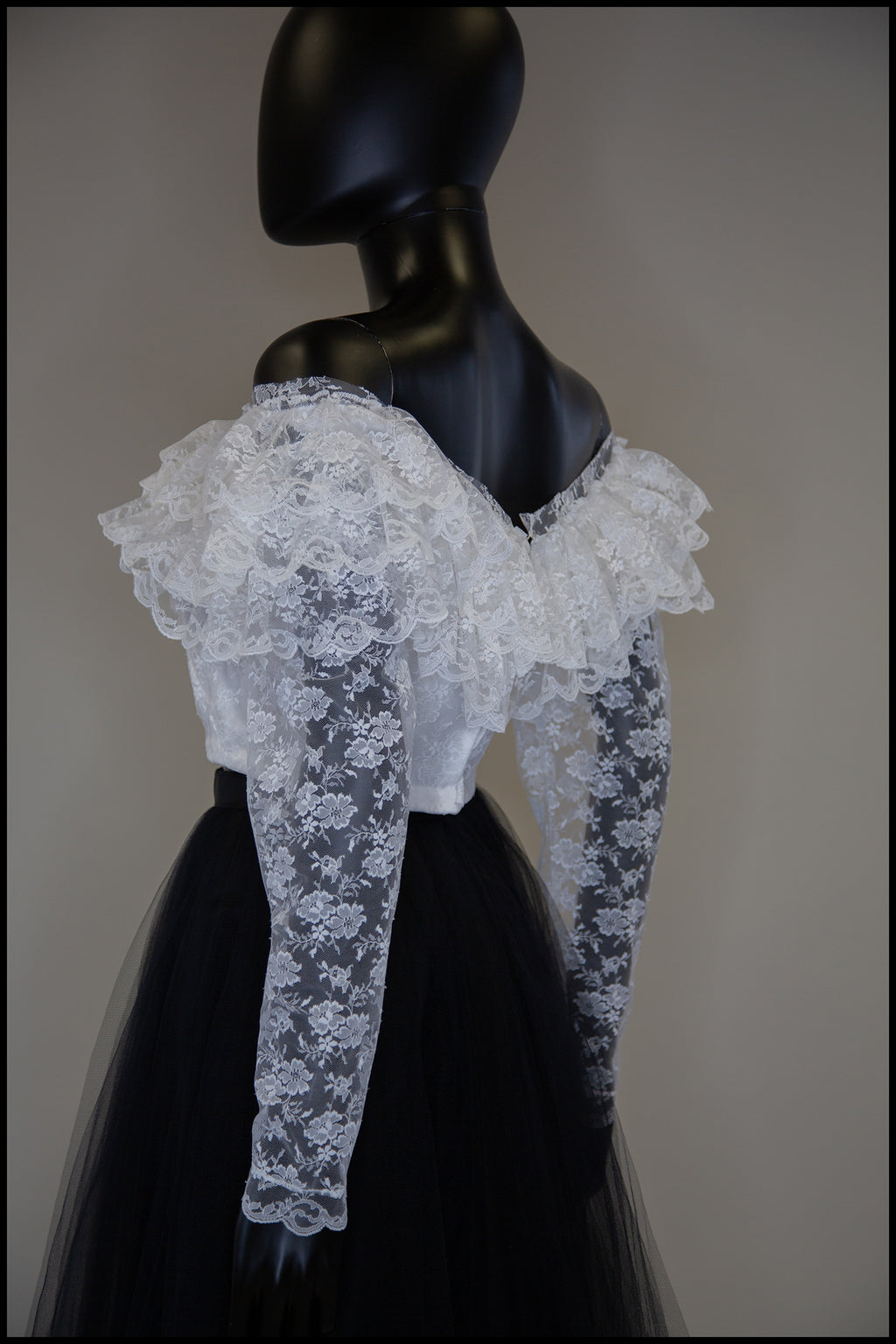 Vintage 1980s White Ruffle Lace Crop Top